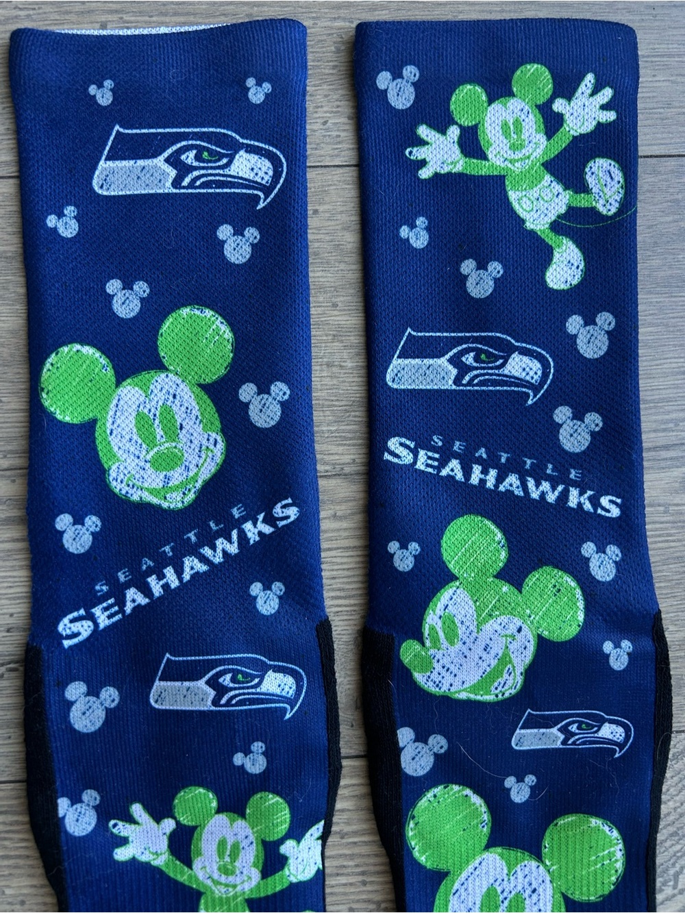 Seattle Seahawks x Disney Crew Socks - Navy & Green - 3 Pairs - Picture 4 of 8